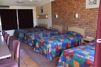 Nandewar Motor Inn 13/24