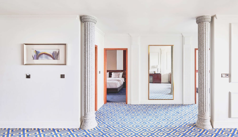 Goldone Hotel And Suites 21/72