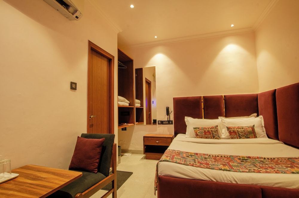 Jullundur Hotel 6/49