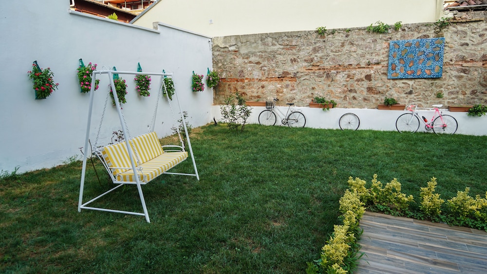 Petit Boutique Hotel 43/46