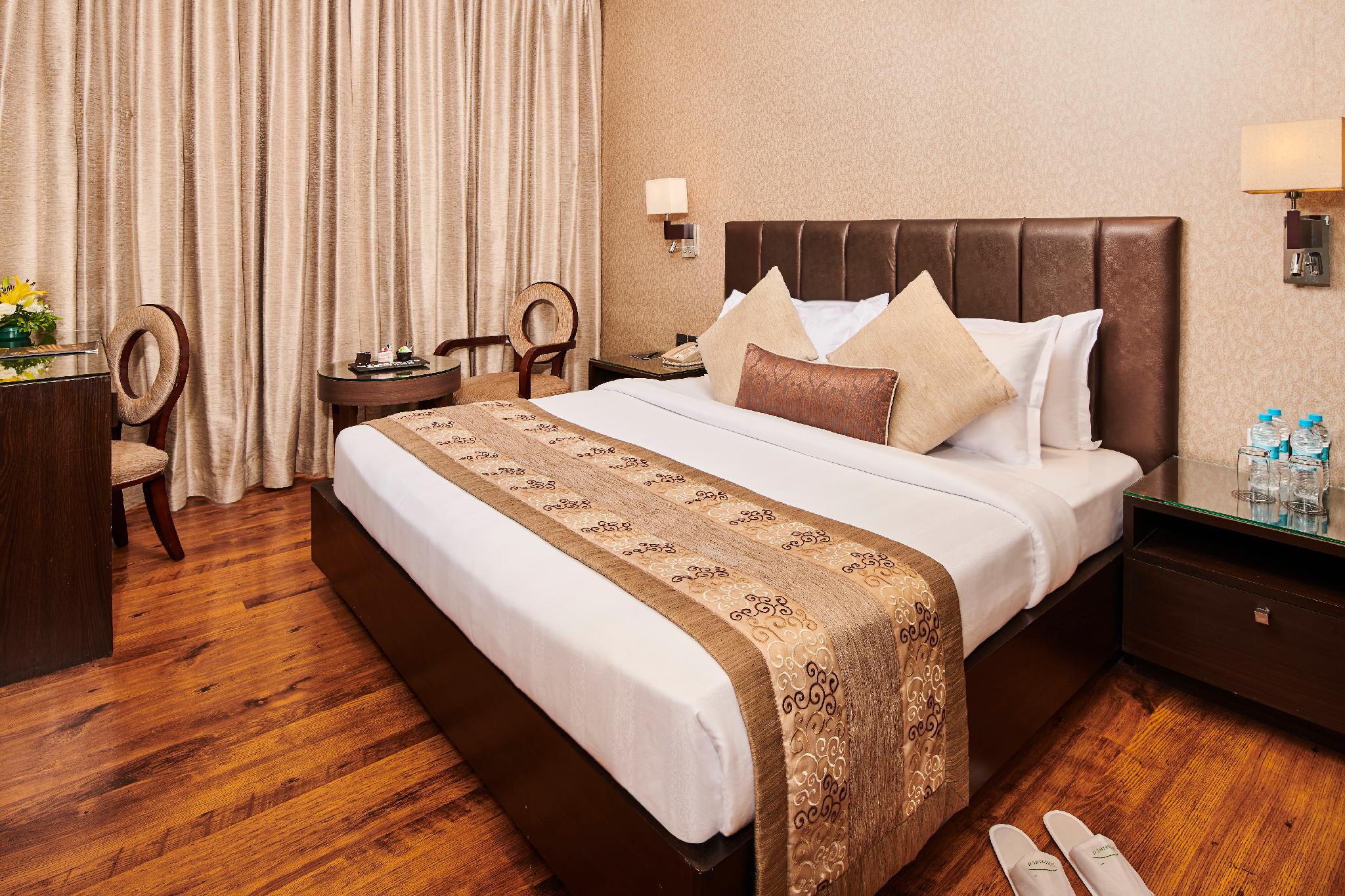 EXECUTIVE, QUEEN BED