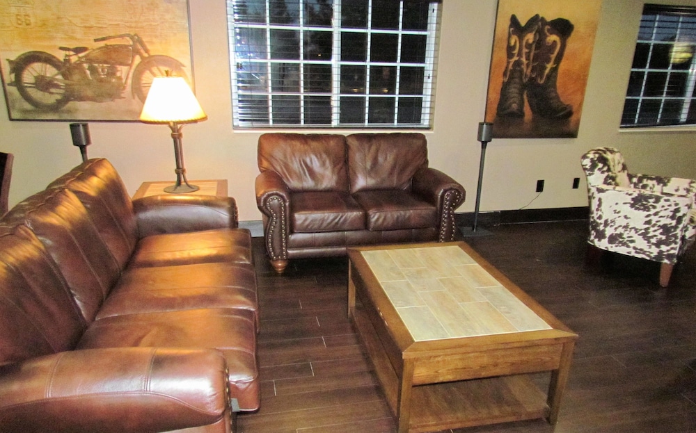 Oak Hill Inn and Suites 44/62
