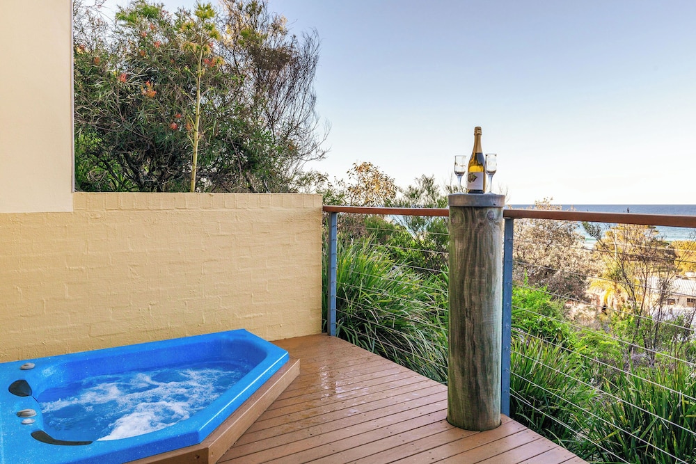 TATHRA BEACH HOUSE APARTMENTS 24/48