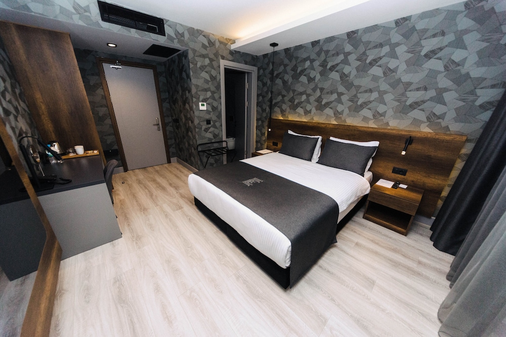 Emen S Hotel 9/48
