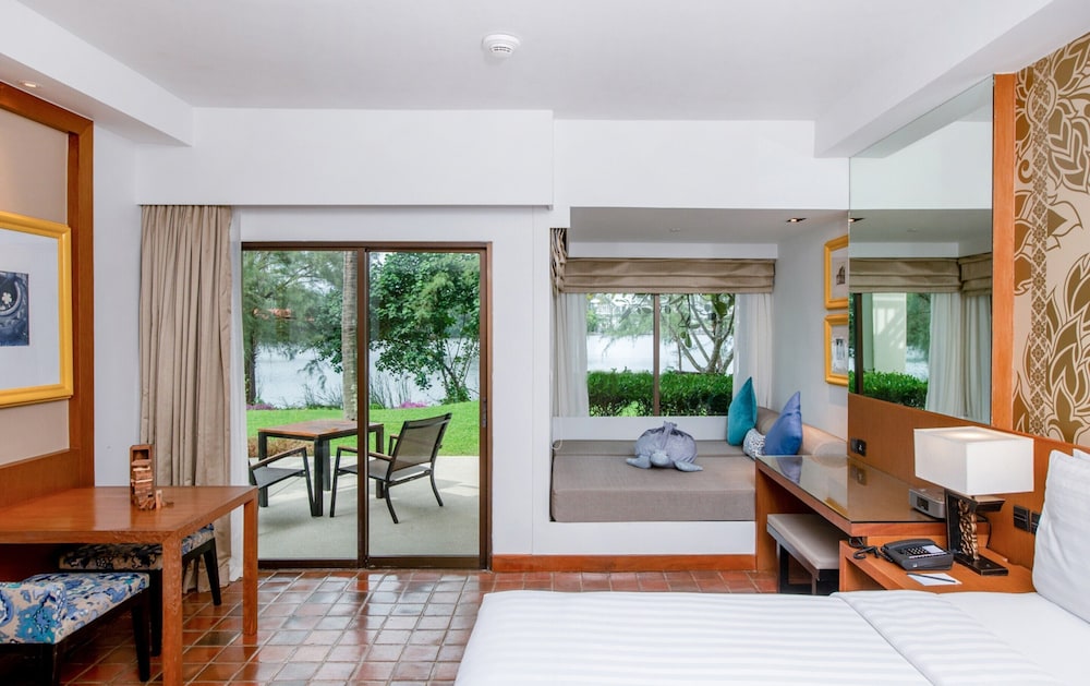 SAii Laguna Phuket 42/70