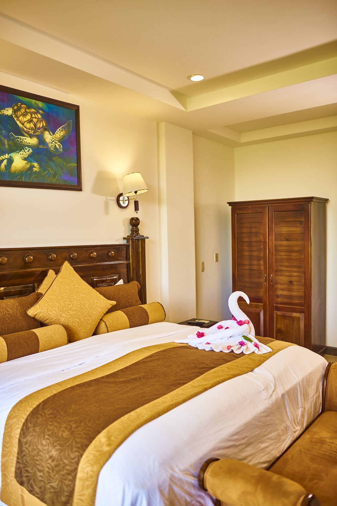 SUPERIOR, KING BED, JUNGLE VIEW