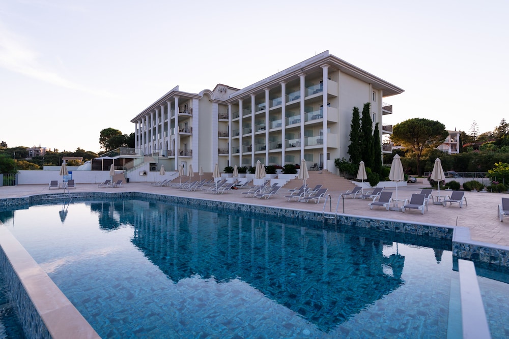Avalon Palace Hotel by GHH in Zakynthos
