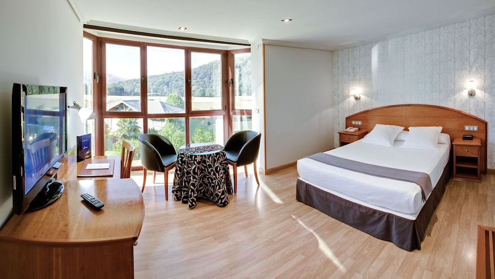 Hotel Villa Pasiega 8/50