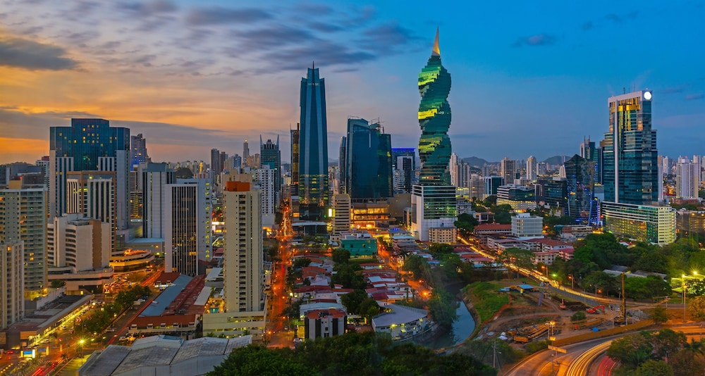 Megapolis Hotel Panama 55/61