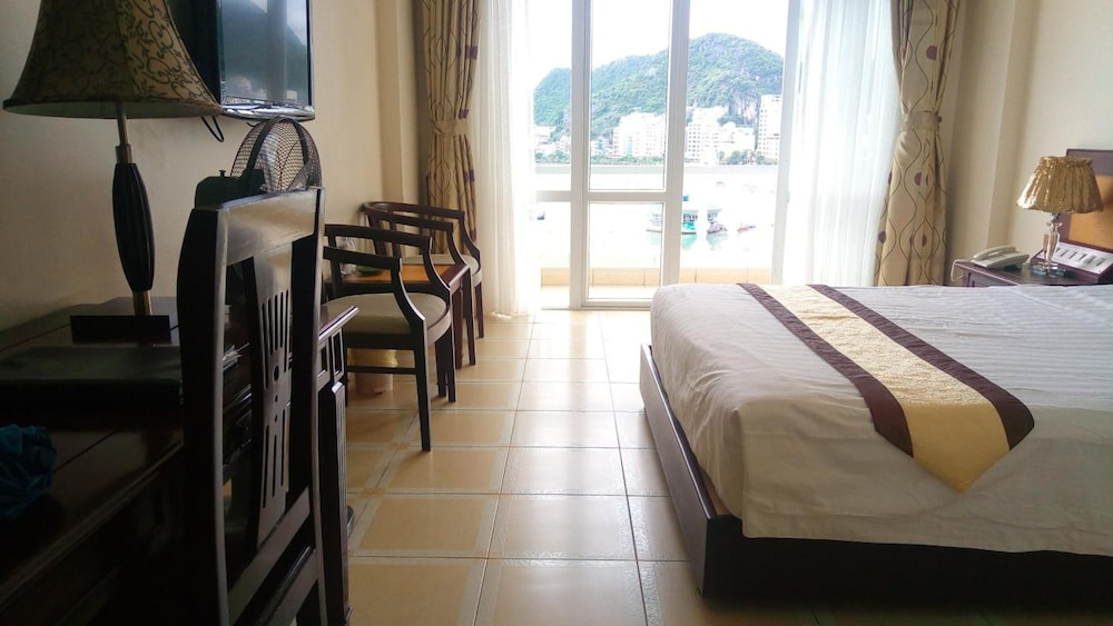 Hung Long Harbour Hotel 33/58