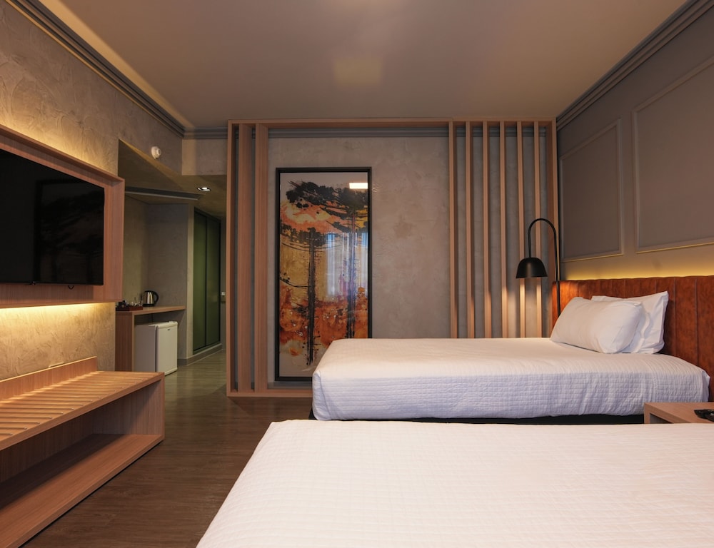 Grand Mercure Curitiba Rayon 11/50