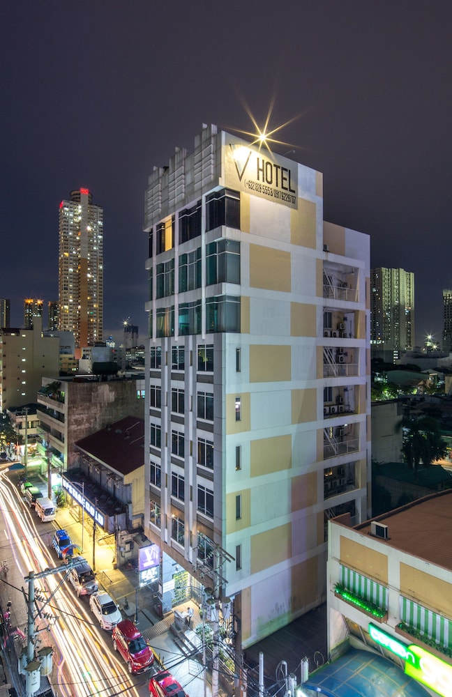 V Hotel 2/35