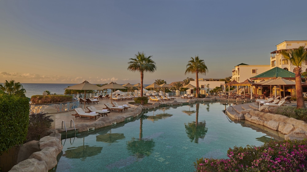 swimming pool spa