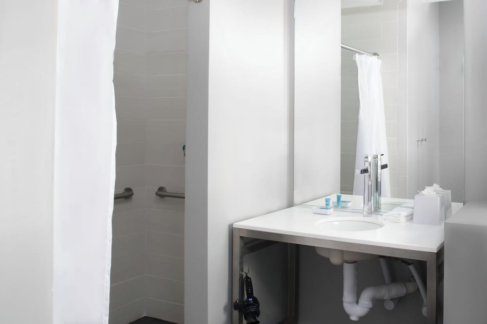 1 Bedroom, Executive, Suite, King Bed, Accessible