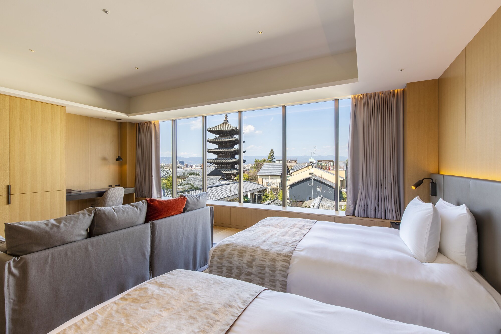 EXECUTIVE, TWIN BEDS