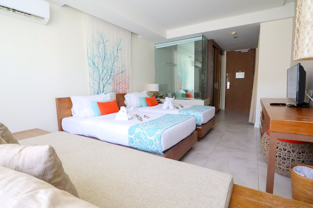 Bandara Beach Resort, Phuket 29/74