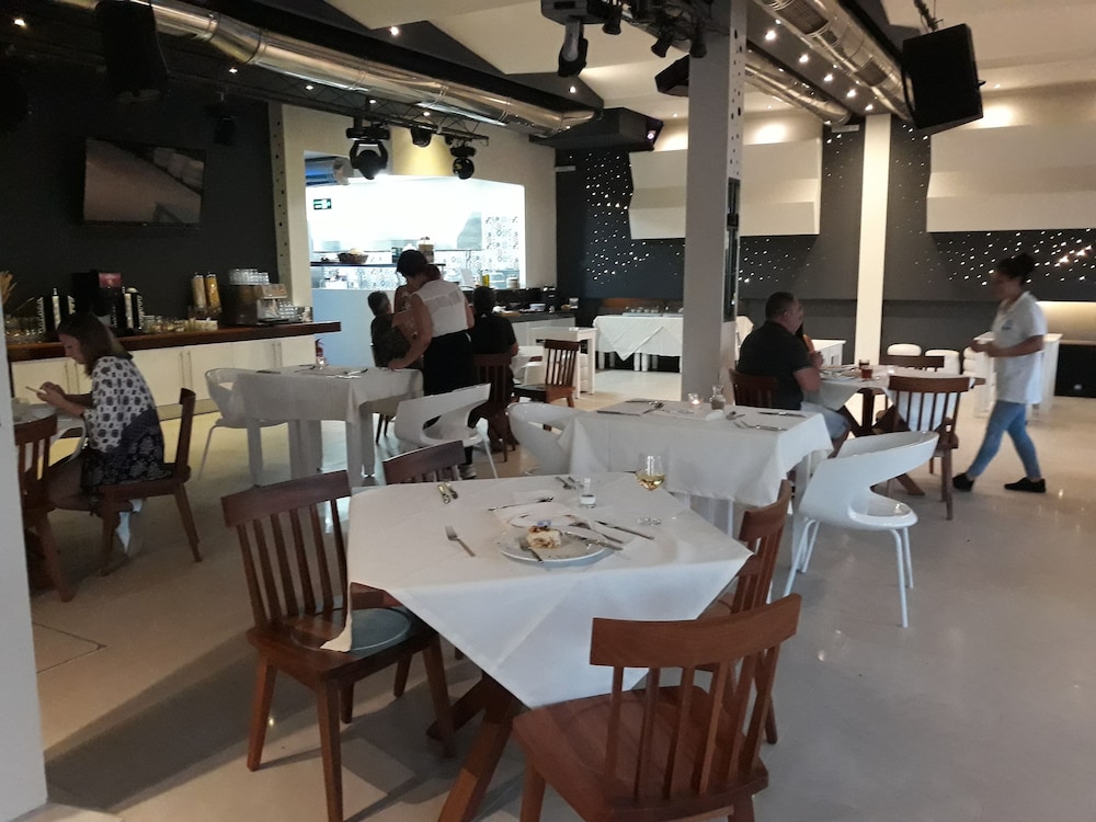 Dionisos Hotel 35/46