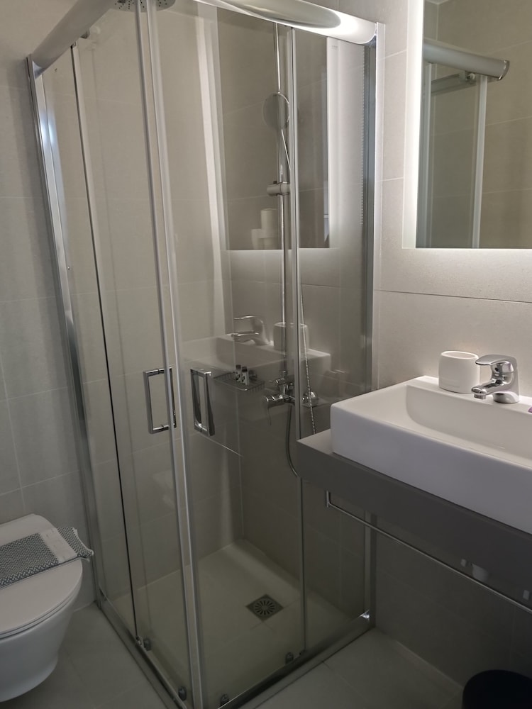 Aestas Apts 46/50