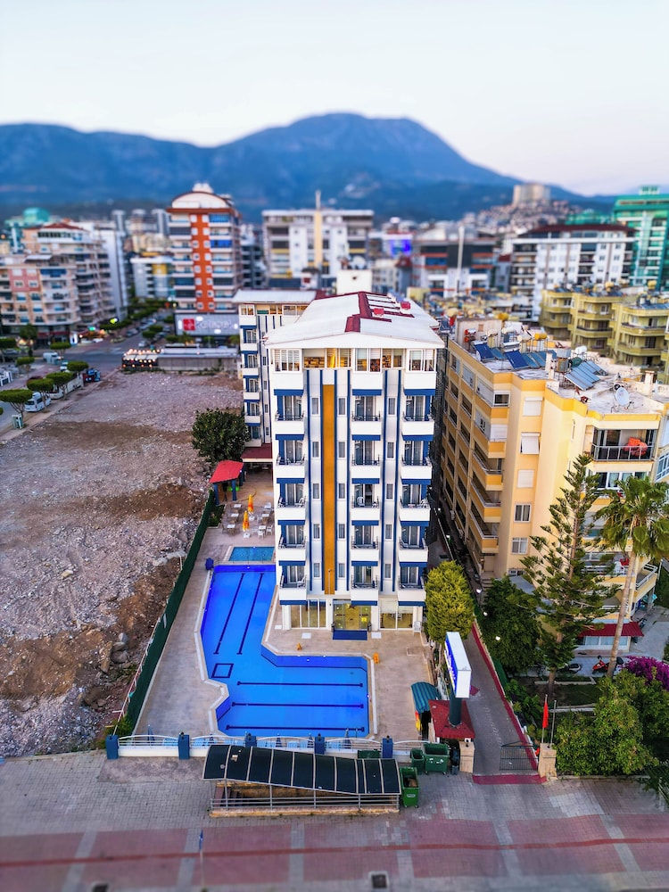 Galaxy Beach Hotel 64/72
