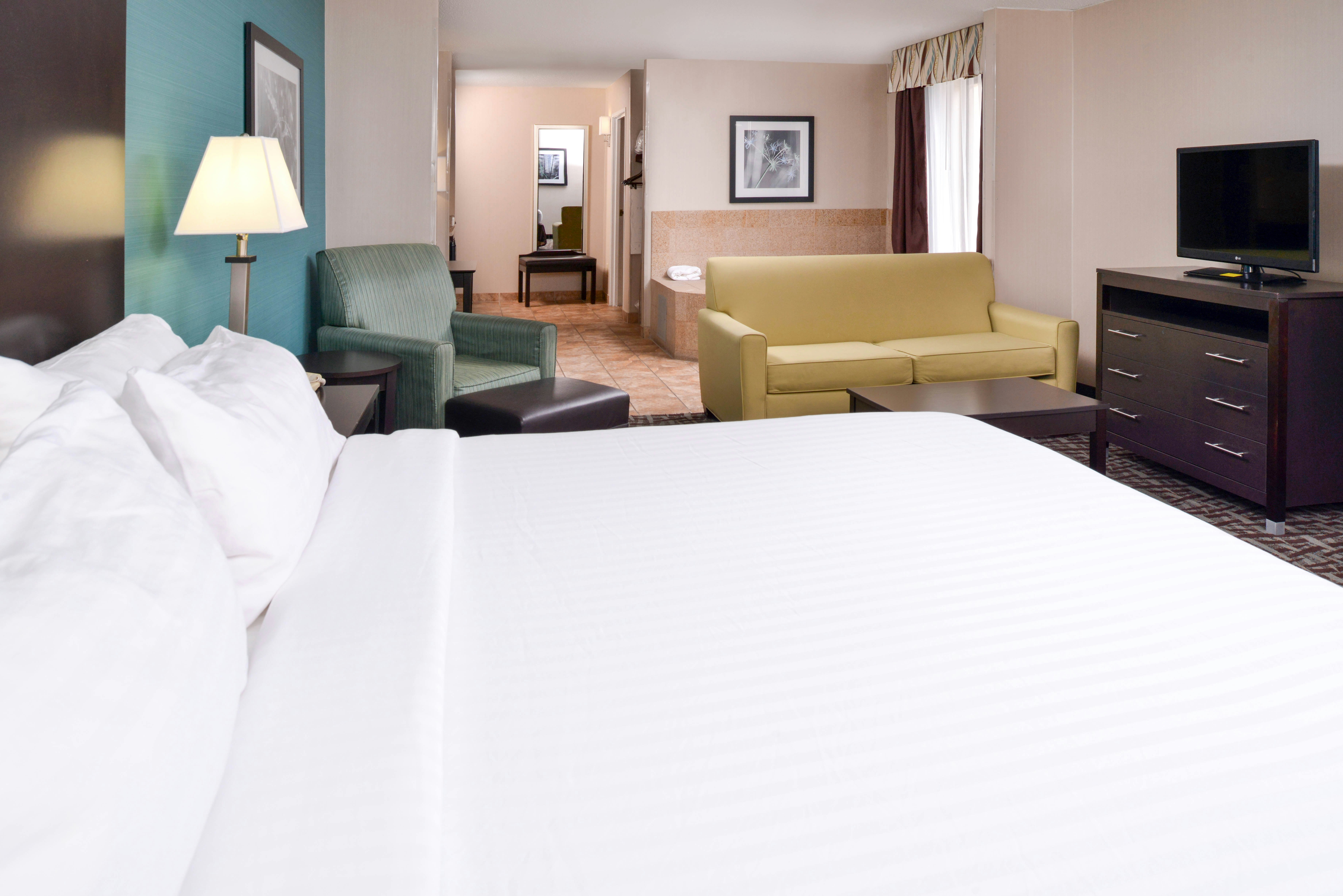 Holiday Inn Express & Suites Youngstown (N. Lima/Boardman) 14/34