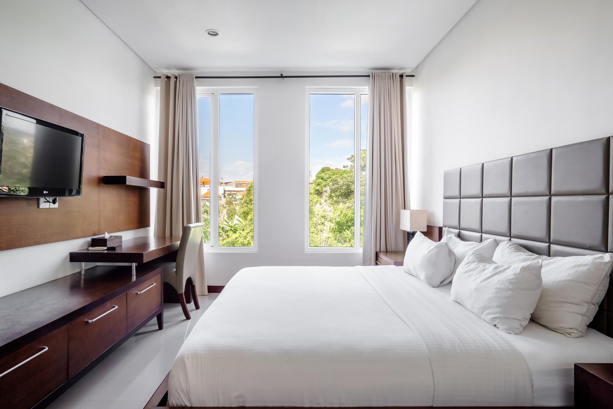 5 Bedrooms, Villa