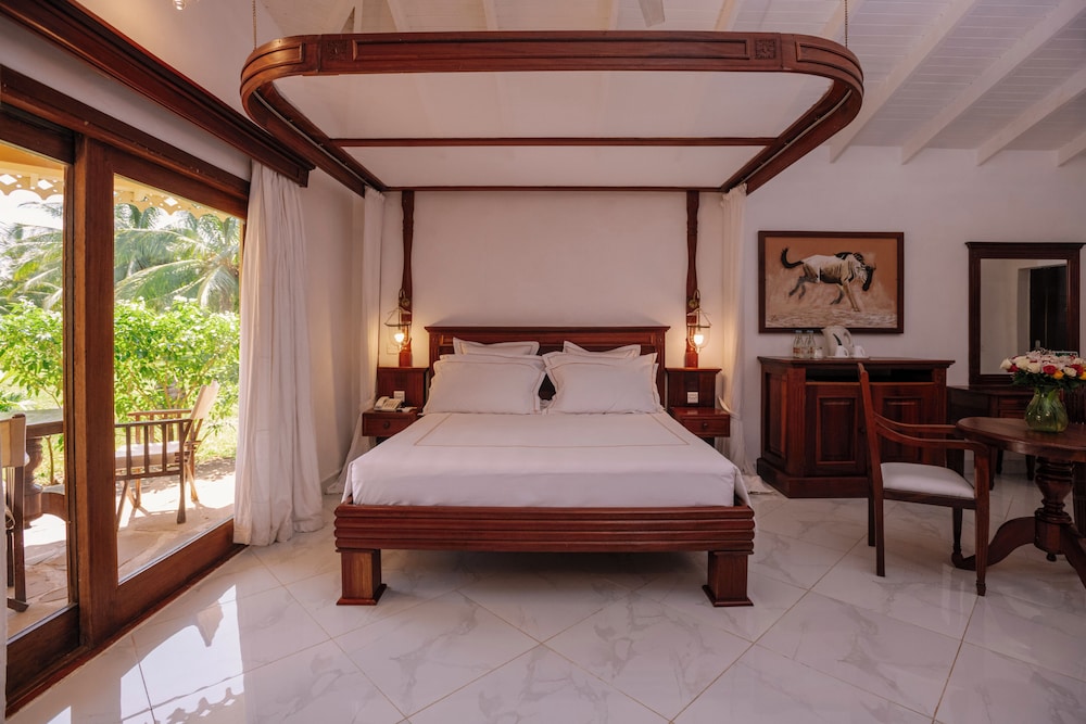 Ocean Beach Resort & Spa 25/81