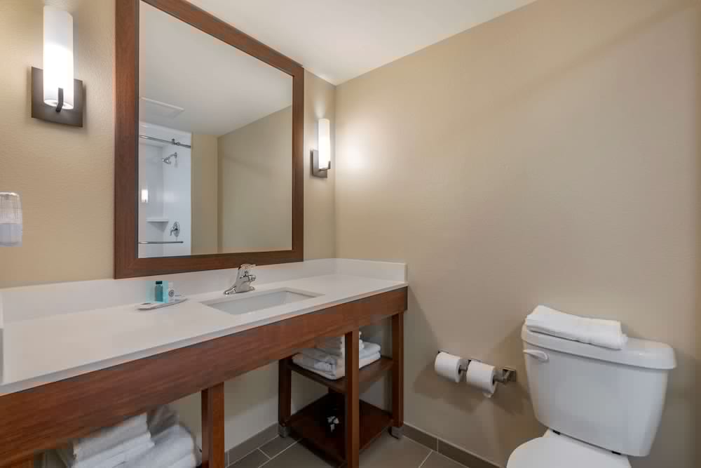 Comfort Suites Daytona Beach-Speedway 17/35