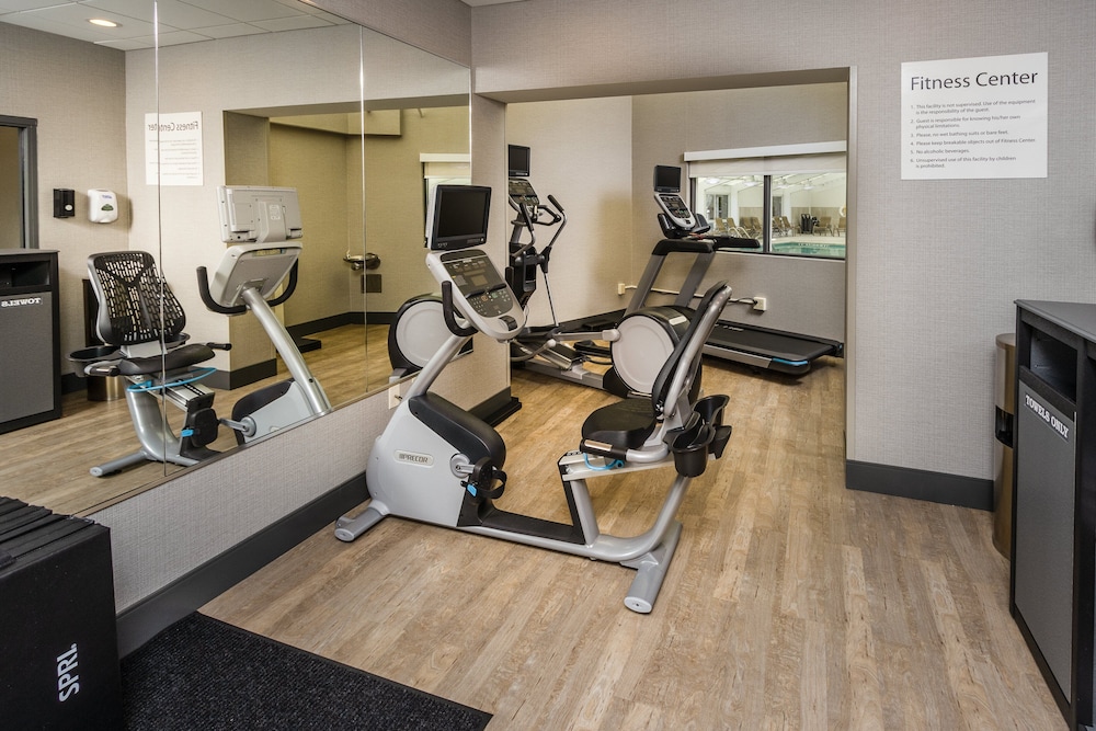 Holiday Inn Suites Memphis Wolfchase Galleria 42/79