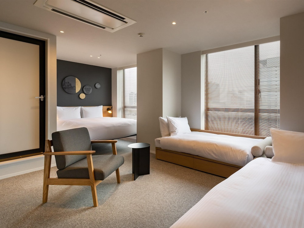 DELUXE, DOUBLE BED