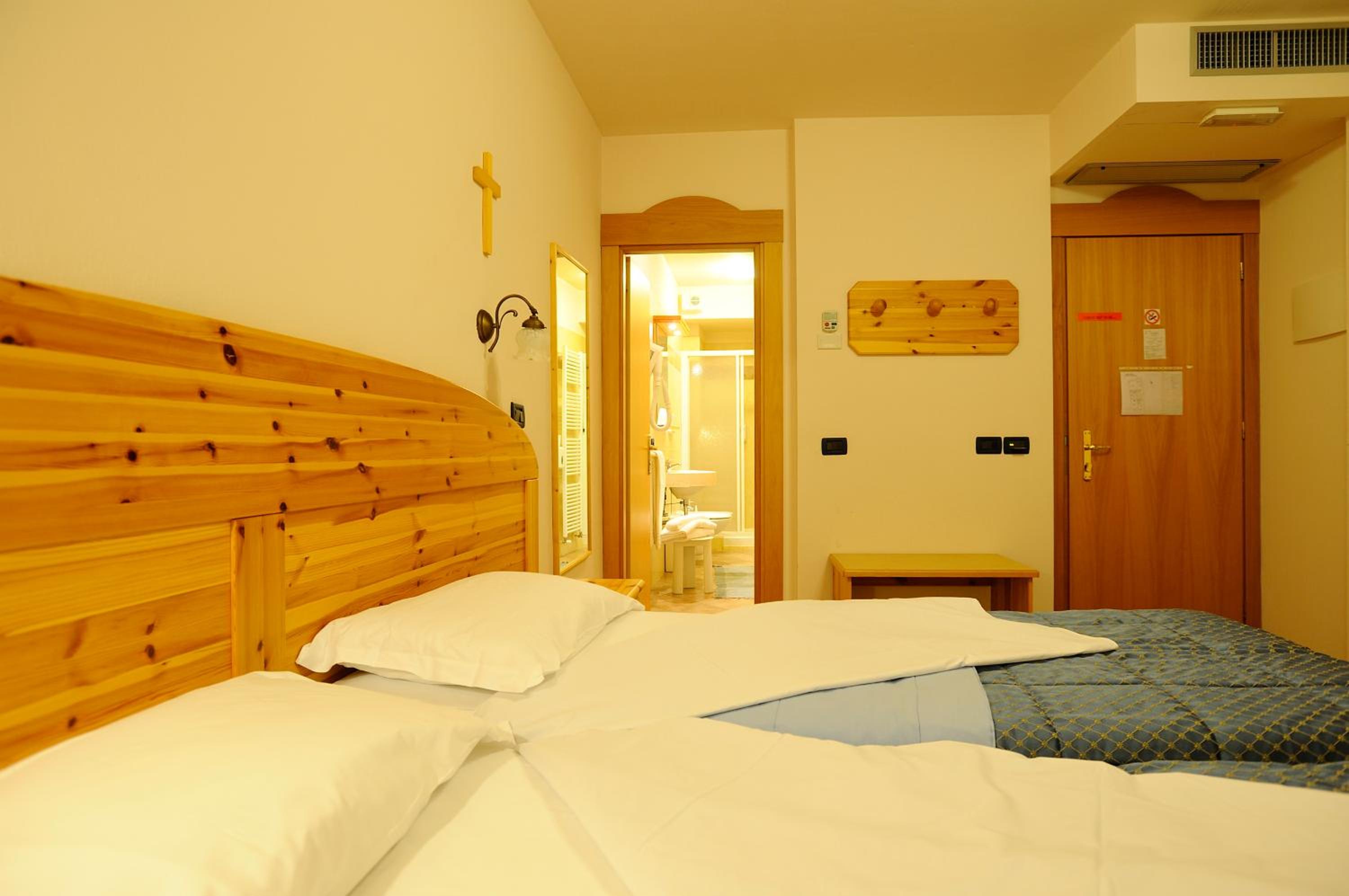 Standard, Double or Twin Bed