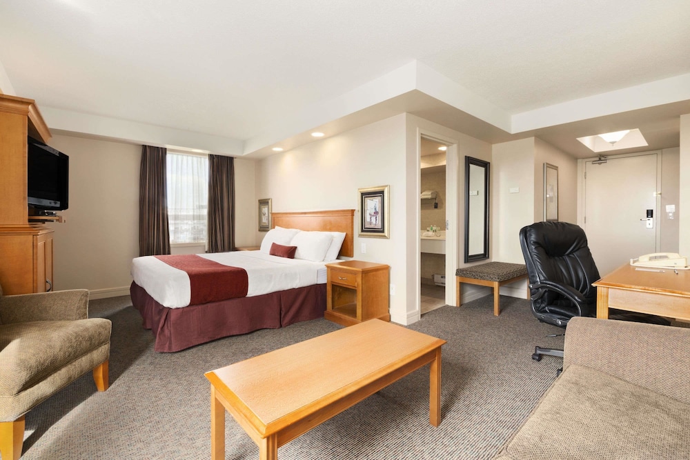 Travelodge By Wyndham Spruce Grove 34/50