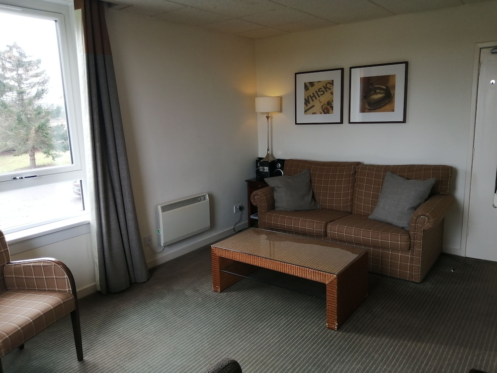 Eight Acres Hotel 19/39