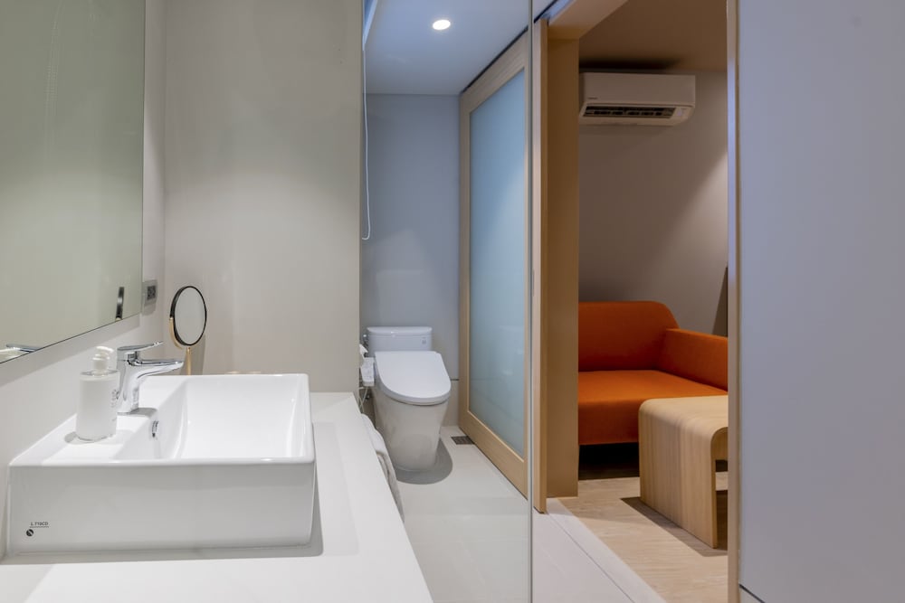 Nishitetsu Hotel Croom Bangkok Silom 48/50