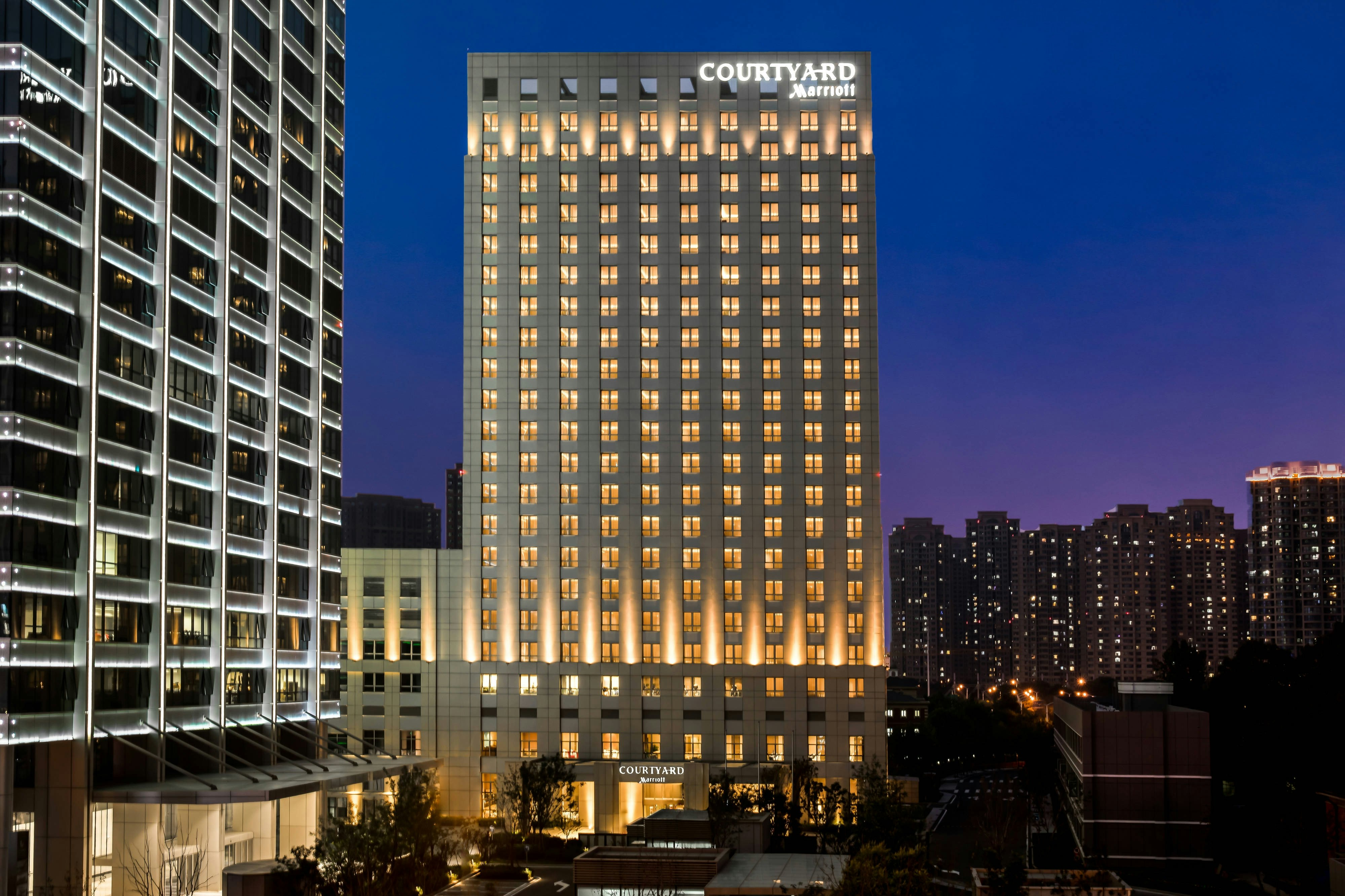 Courtyard Tianjin Hongqiao 1/16