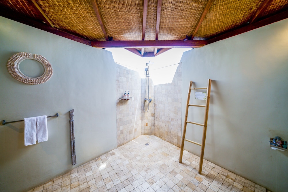 Blue Lagoon Avia Villas 50/50