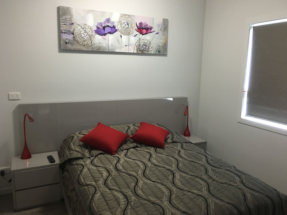 Athena Motel Apartments 10/46