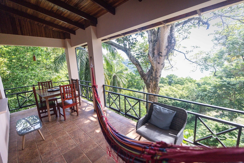 Mango Moon Villa 24/48