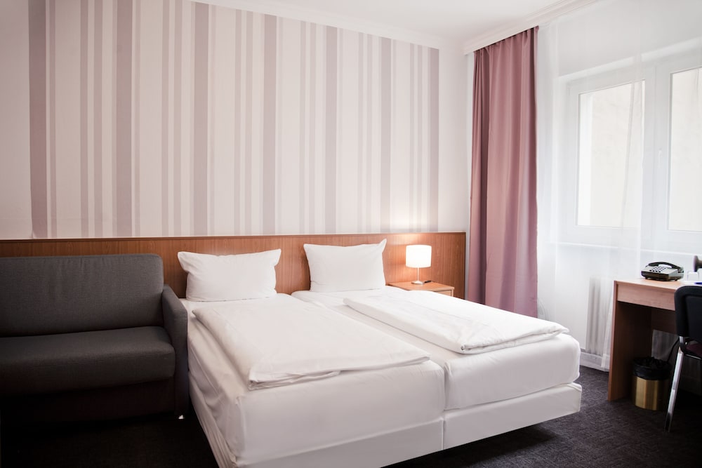 Hotel Les Nations 29/77