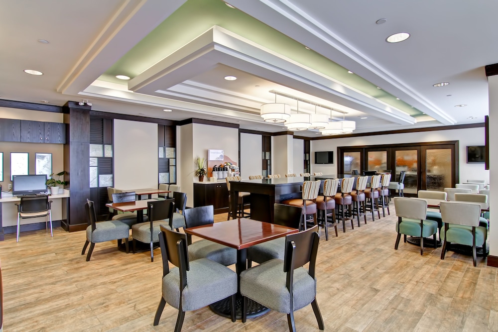 Holiday Inn Express Hotel Suites Waterloo St Jacobs 61/78