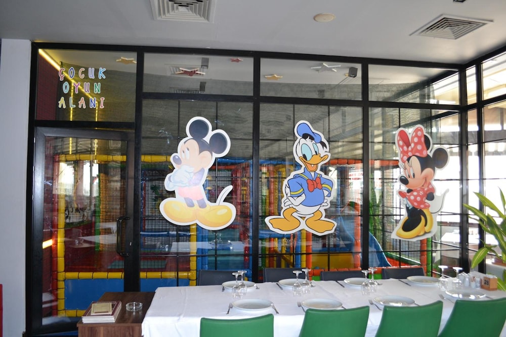 La Flora House Otel 34/35