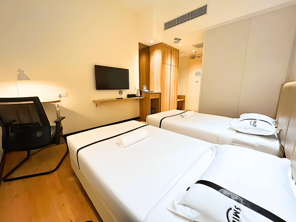 Top Holiday Hotel 37/52