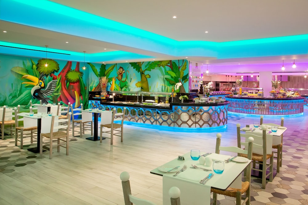 restaurant cafeteria