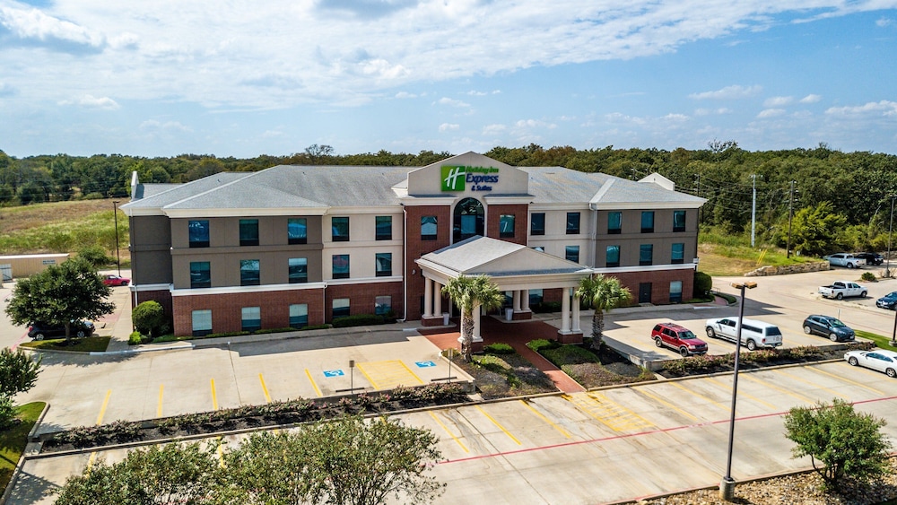 Holiday Inn Express Suites Hearne 3/49