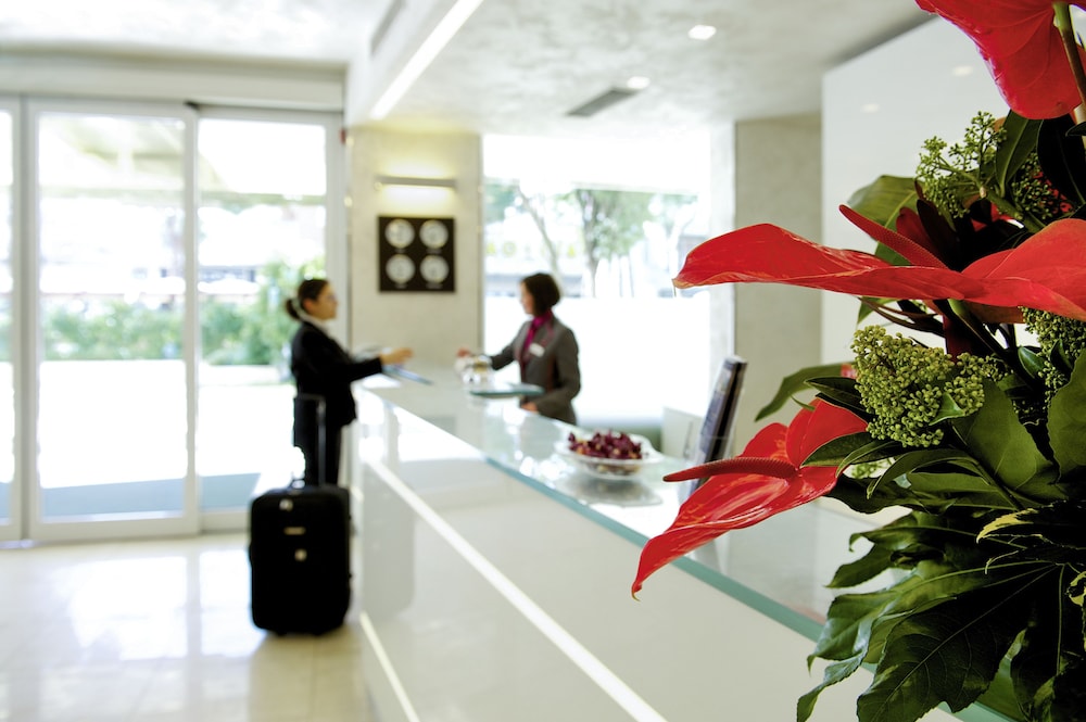 MERCURE RIMINI ARTIS 9/50