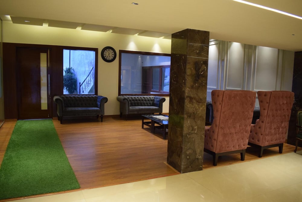 Hotel Ambica 27/40