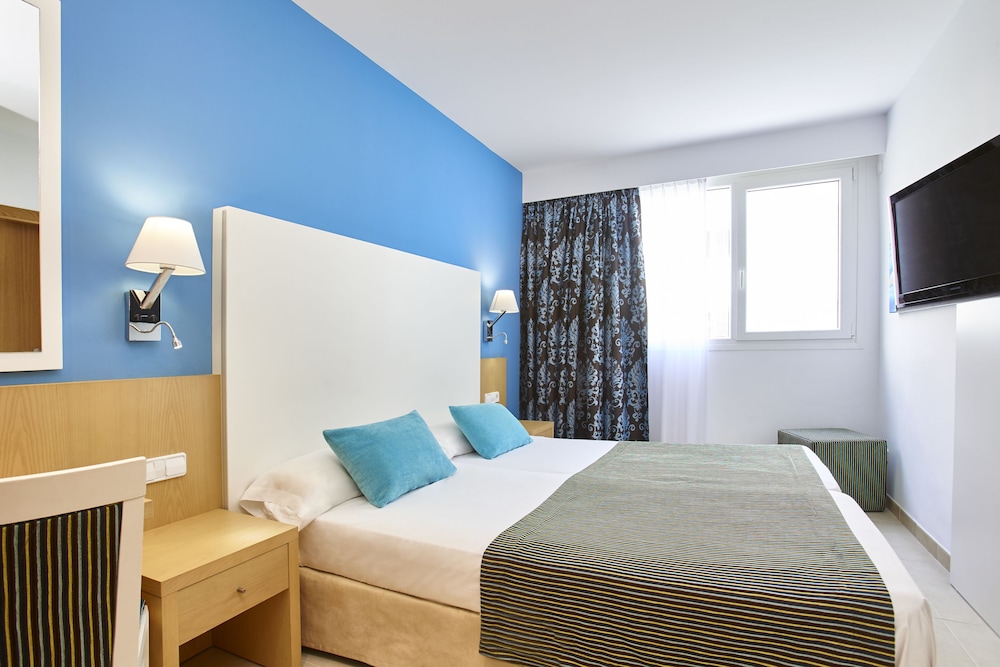 Universal Hotel Marques 14/75