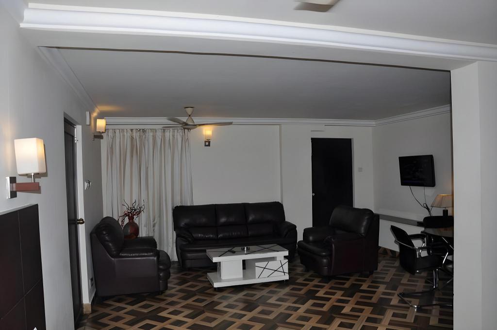 Hotel Aditya Palace 46/47