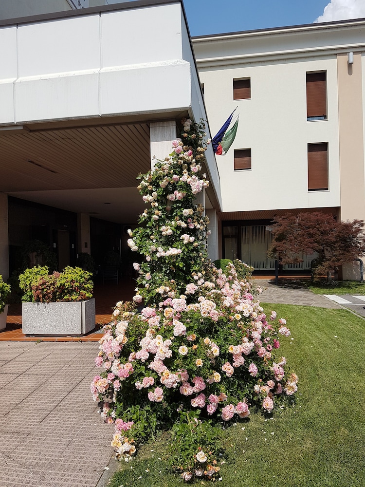 Hotel Continental Brescia 51/53