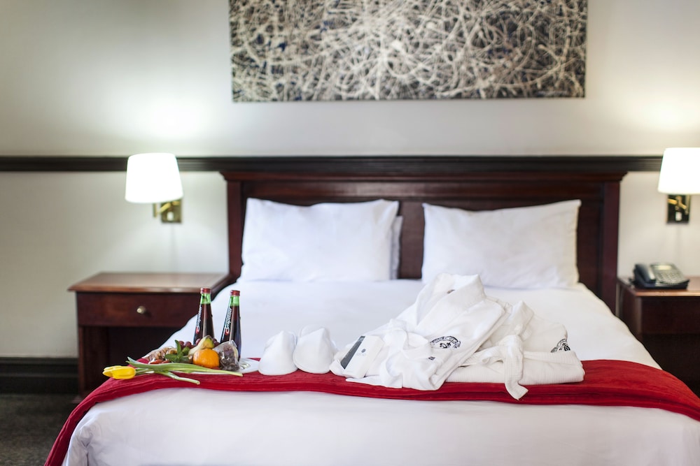Court Classique Suite Hotel 24/50