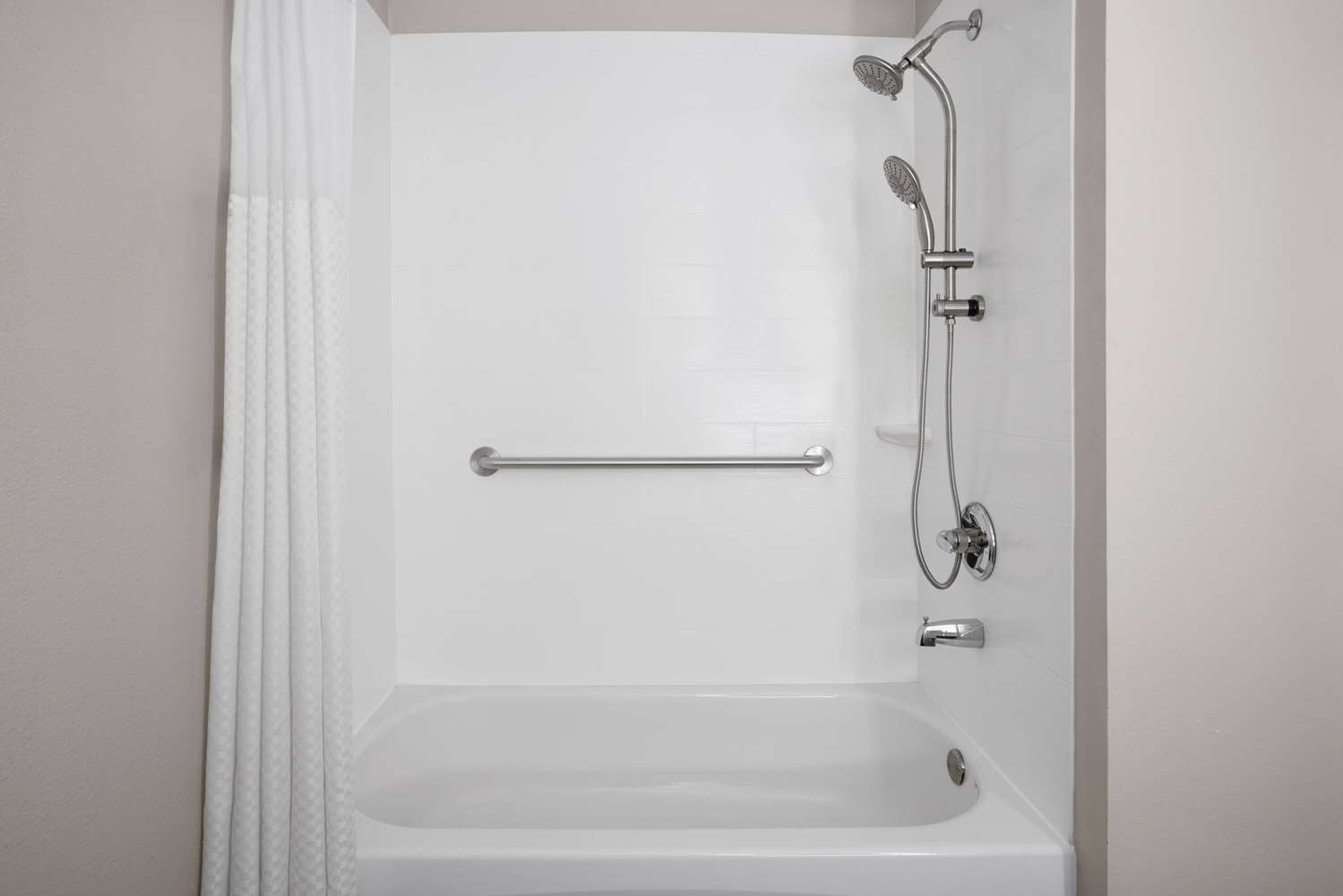 Microtel Inn & Suites by Wyndham Raleigh Durham Airport 32/32